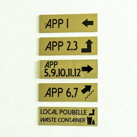 1-2 Pers - Aeroport Cdg , Paris, Parc Expo Villepinte - A L'ombre Du Pin 